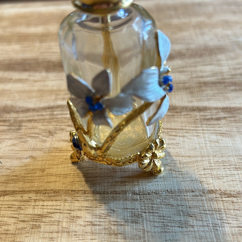 💕HOST PICK 💕Perfume Bottle Vintage 3 Leg White Flowers Blue Crystals Gold Tone - Picture 12 of 16